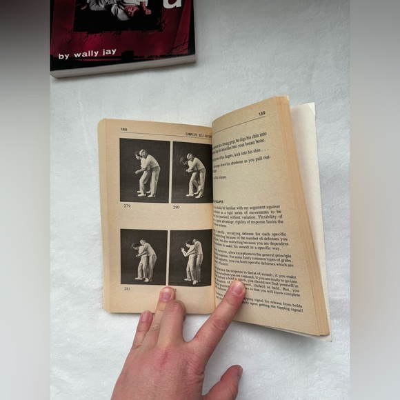 small-circle jujutsu by wally jayđź“• BRUCE TEGNER'S COMPLETE BOOK OF SELFDEFENSE - Picture 14 of 14